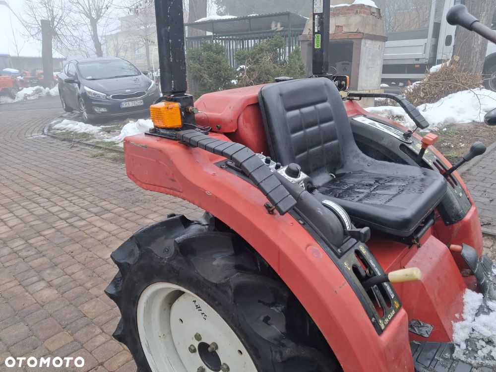 Mitsubishi Mt165 - 5