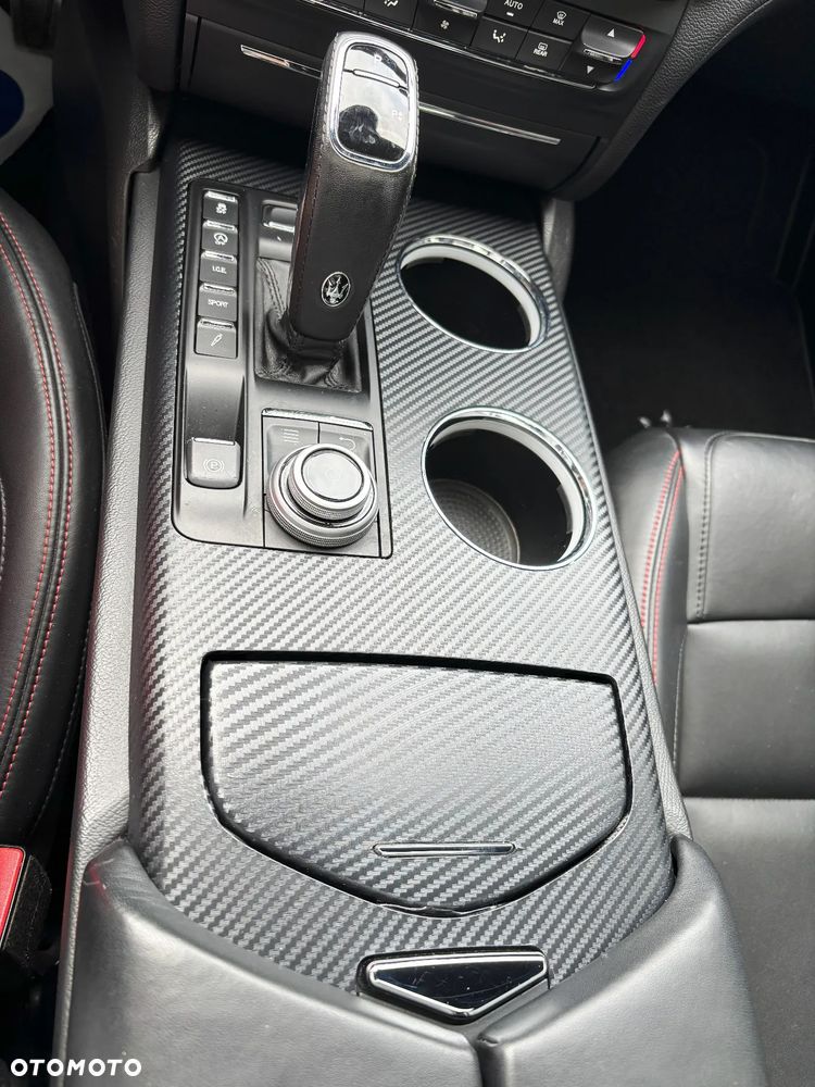 Maserati Ghibli S GranSport - 26