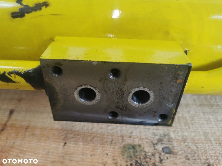 Cylinder hydrauliczny podnoszenia teleskopa Manitou MLT 523 - 7