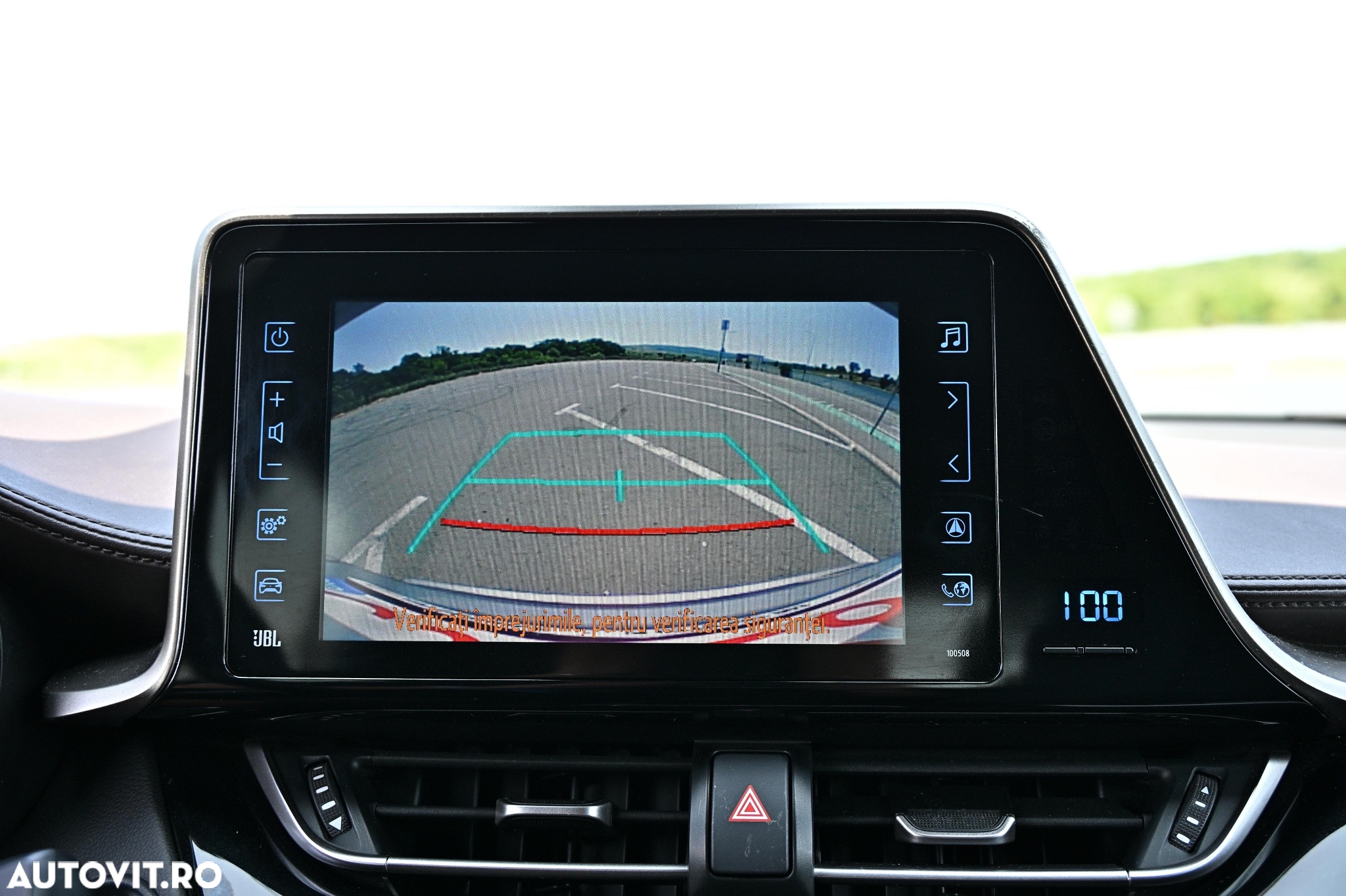 Toyota C-HR Hybrid Style Selection - 16