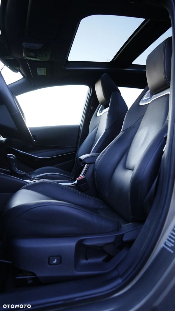 Toyota Corolla 2.0 Hybrid Executive - 27