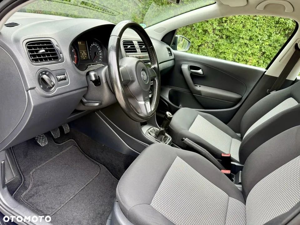Volkswagen Polo 1.4 16V Comfortline - 17