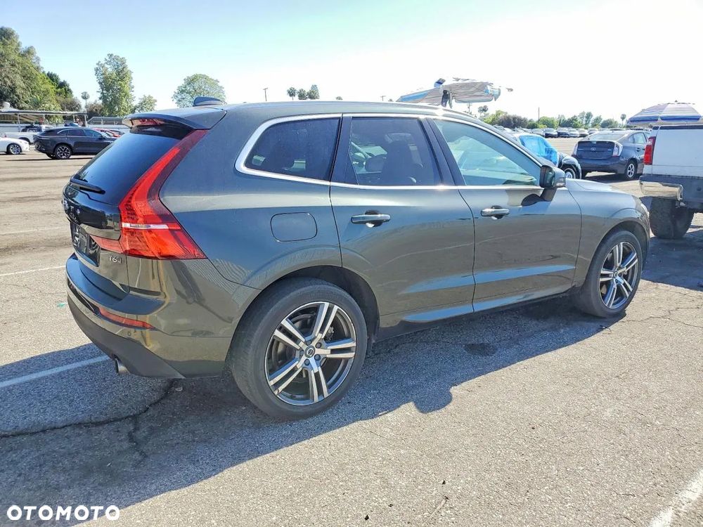 Volvo XC 60 T6 AWD Geartronic Momentum - 4
