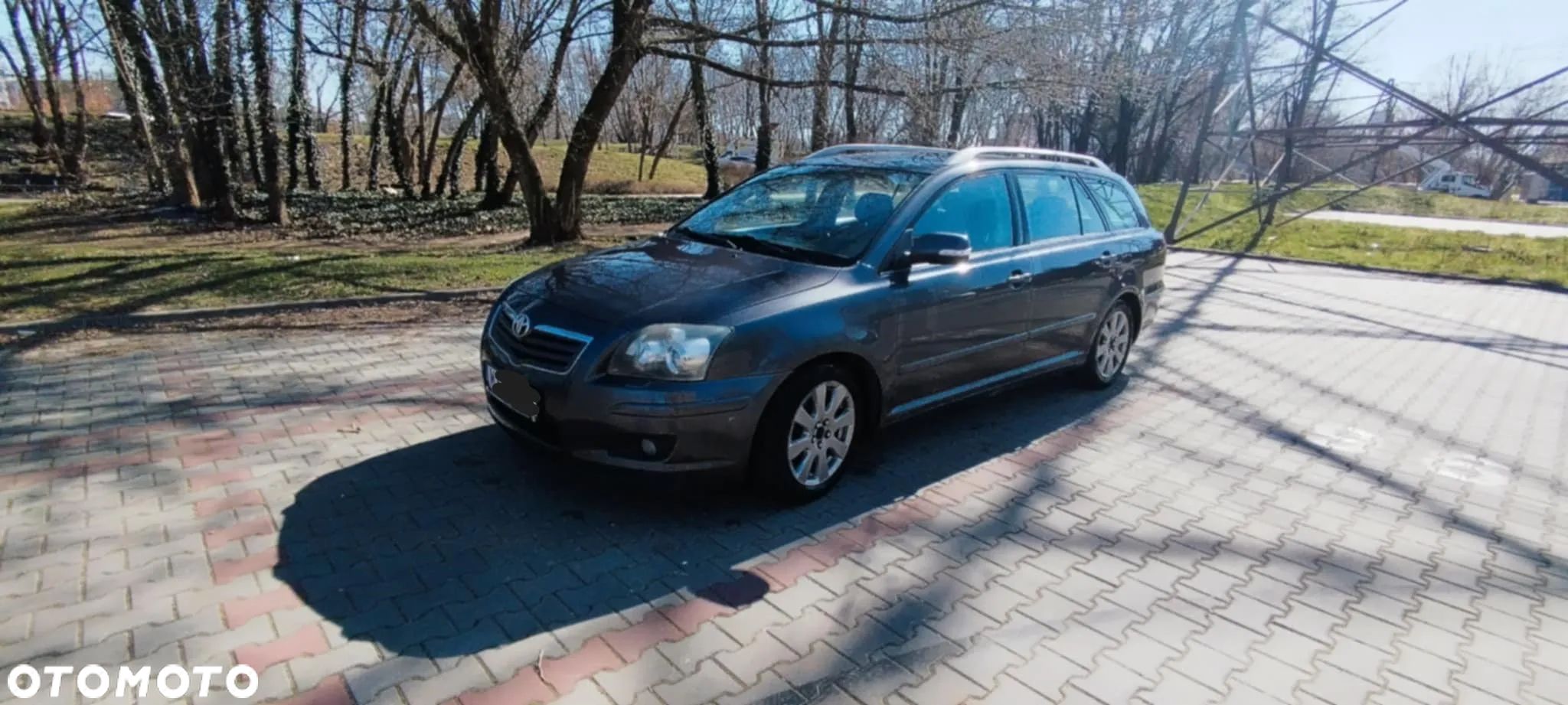 Toyota Avensis - 1