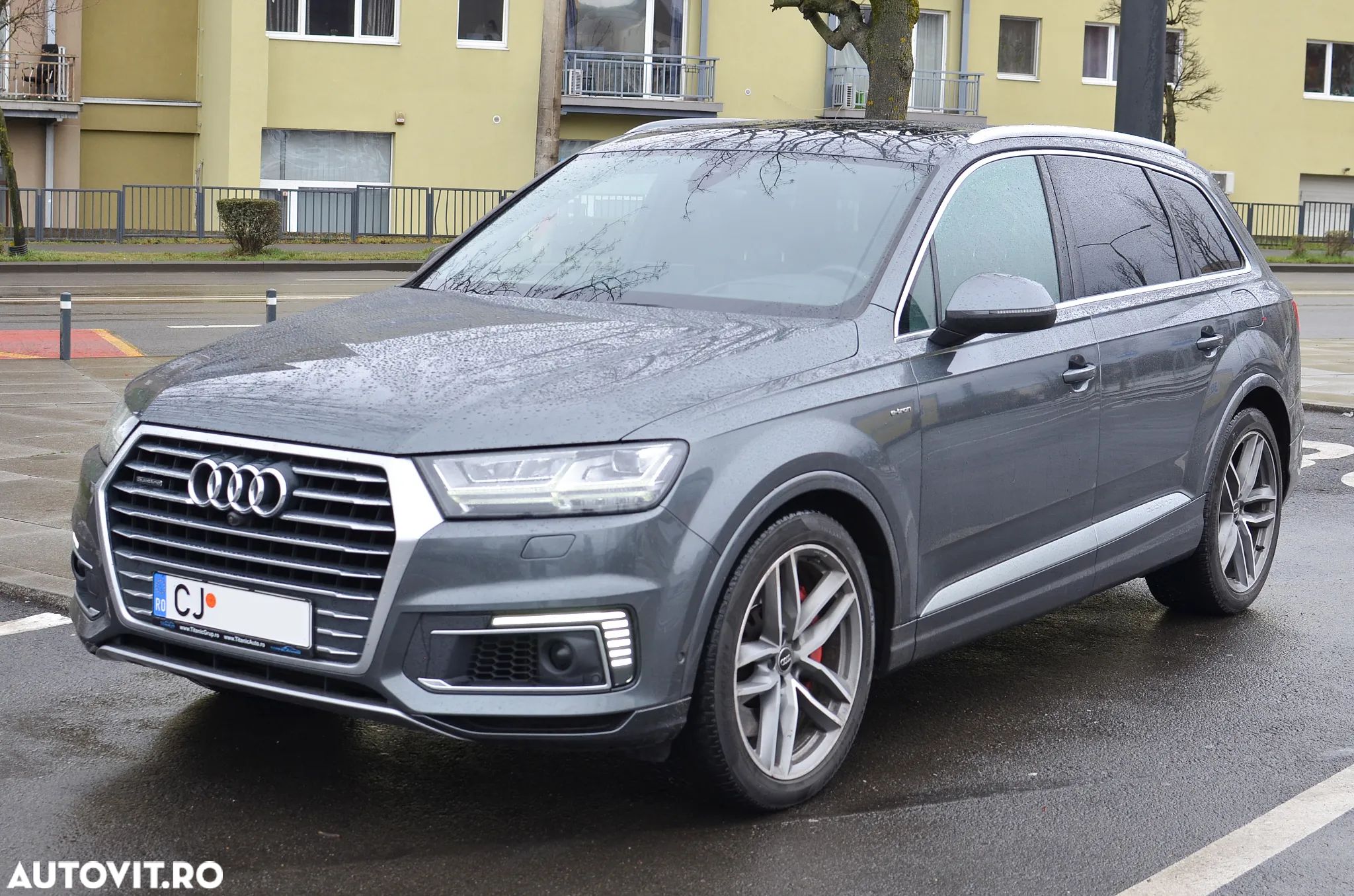 Audi Q7 55 TFSI e quattro tiptronic S line - 1