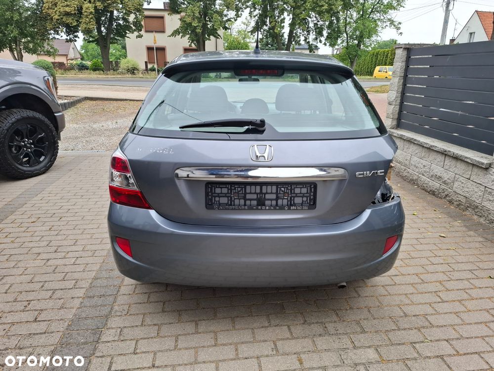 Honda Civic 1.6i ES - 5
