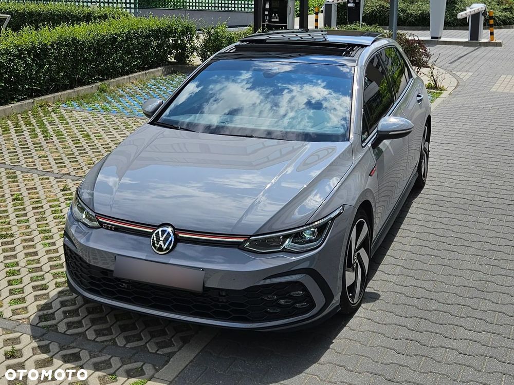Volkswagen Golf - 10