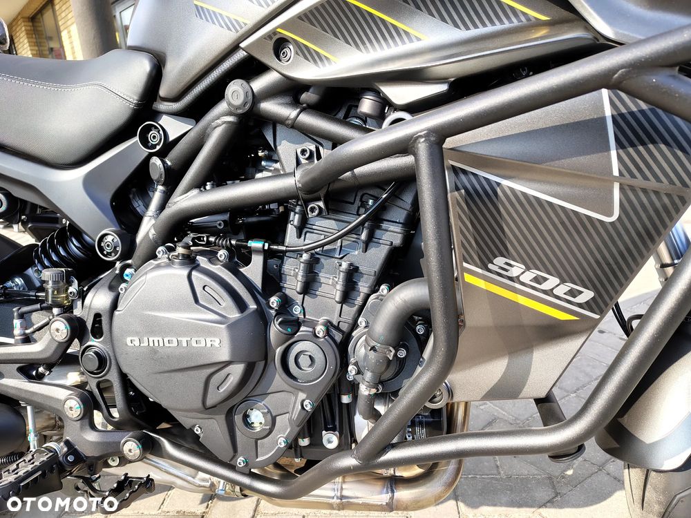 QJMOTOR SRT900S - 38