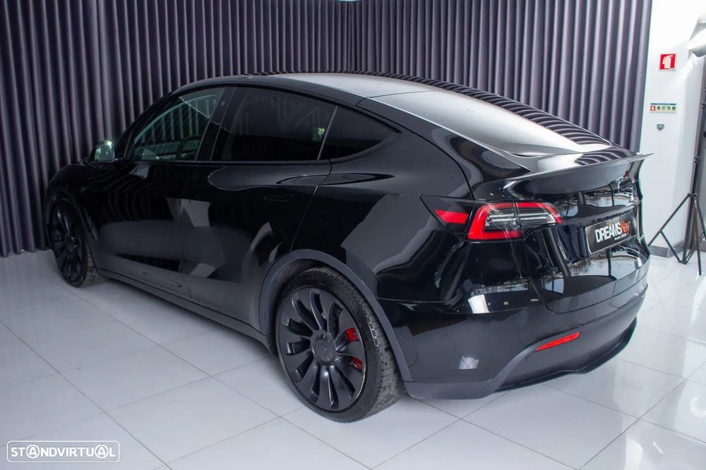Tesla Model Y Performance Dual Motor AWD - 16