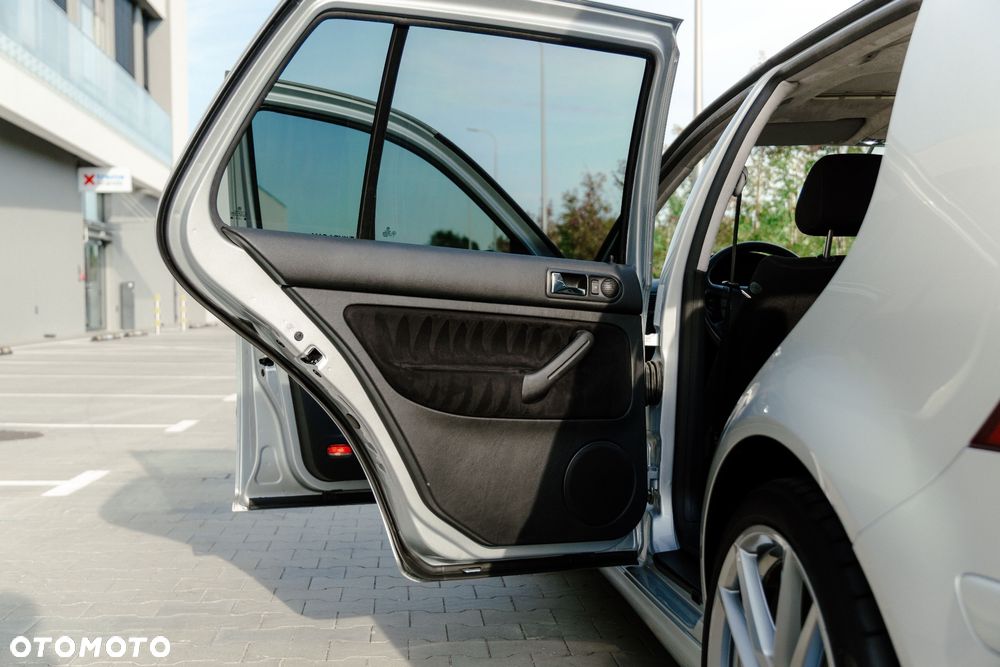 Volkswagen Golf - 22