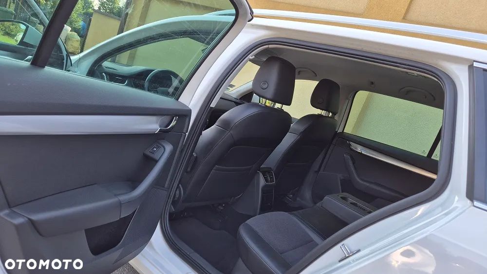Skoda Octavia 2.0 TDI 4x4 Ambition DSG - 8