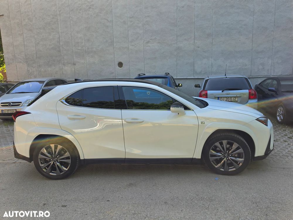 Lexus UX - 6