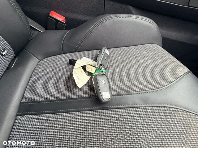 Peugeot 3008 PureTech 130 Stop & Start GPF EAT8 Allure - 26