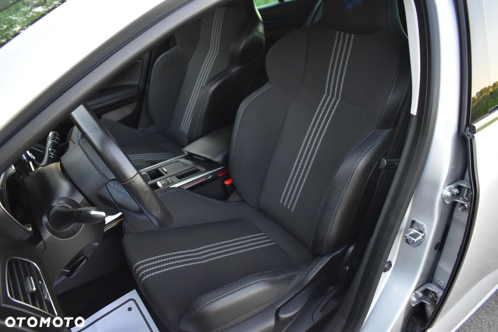 Renault Megane ENERGY dCi 130 GT LINE - 25