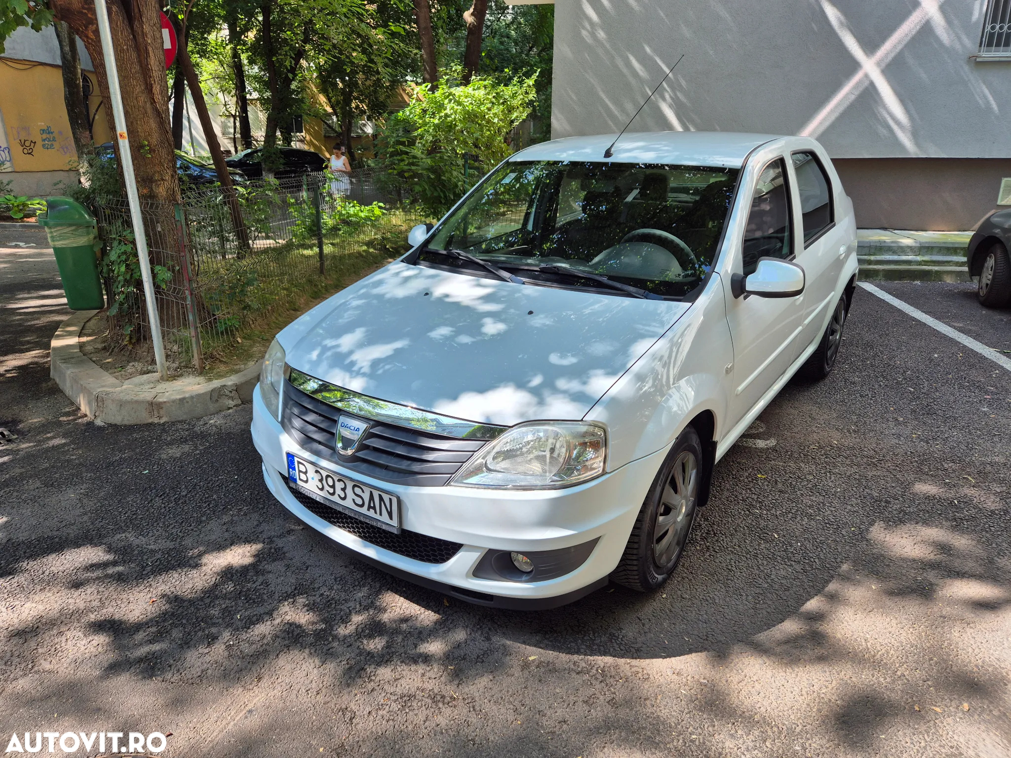 Dacia Logan 1.6 16V Laureate - 6