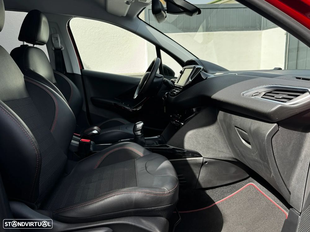 Peugeot 2008 PureTech 110 Stop&Start GT-Line Edition - 11