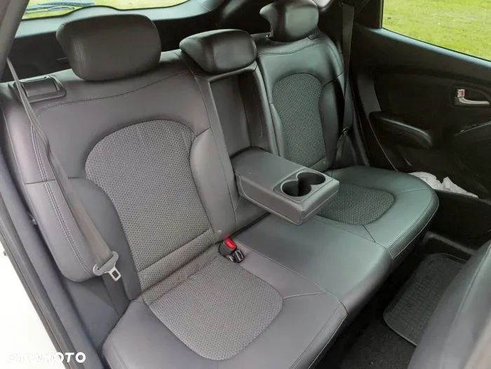 Hyundai ix35 1.7 CRDi 2WD blue Finale Gold - 12