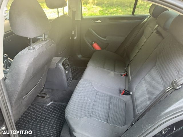 Volkswagen Jetta 1.6 TDI DPF Comfortline - 29