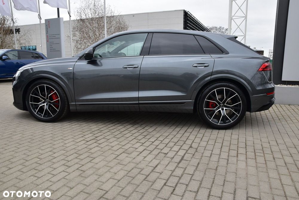 Audi Q8 - 8