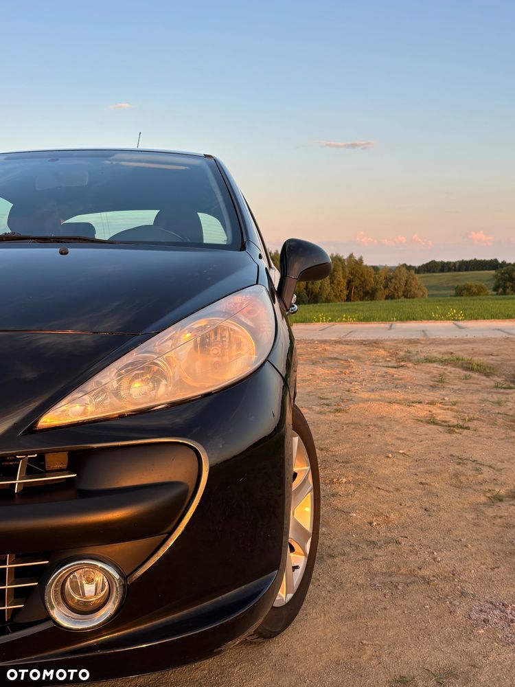 Peugeot 207 1.4 - 10