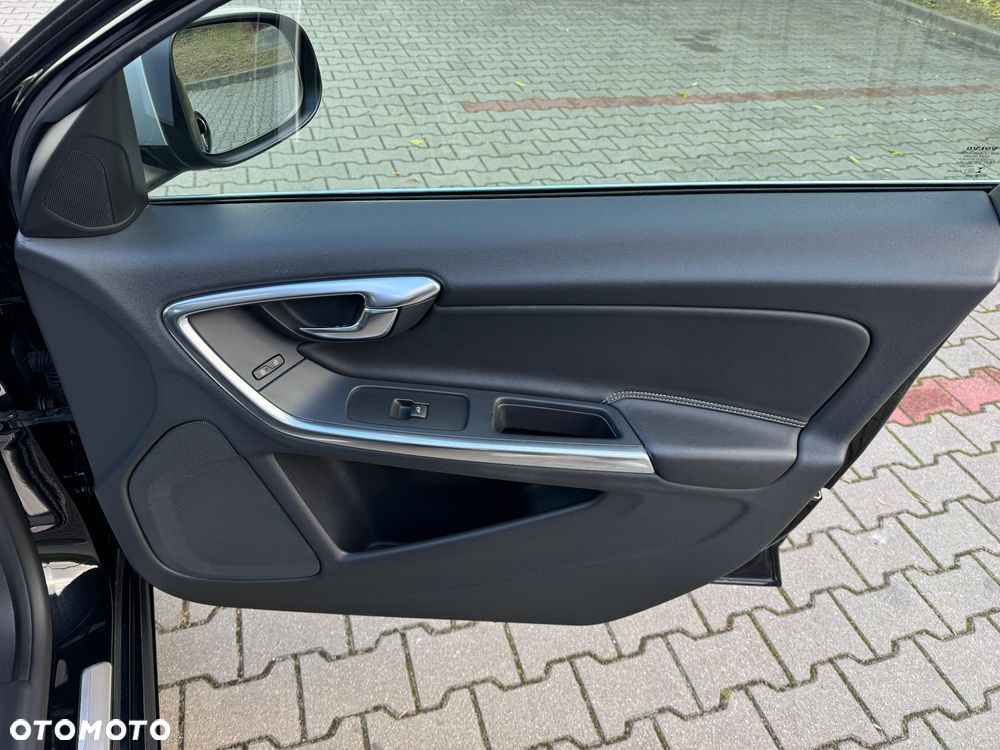 Volvo S60 D3 Summum - 39
