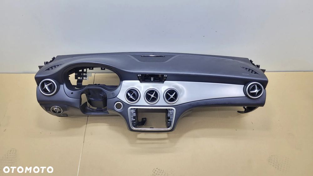 MERCEDES CLA W117 DESKA KONSOLA ORYGINAŁ - 1