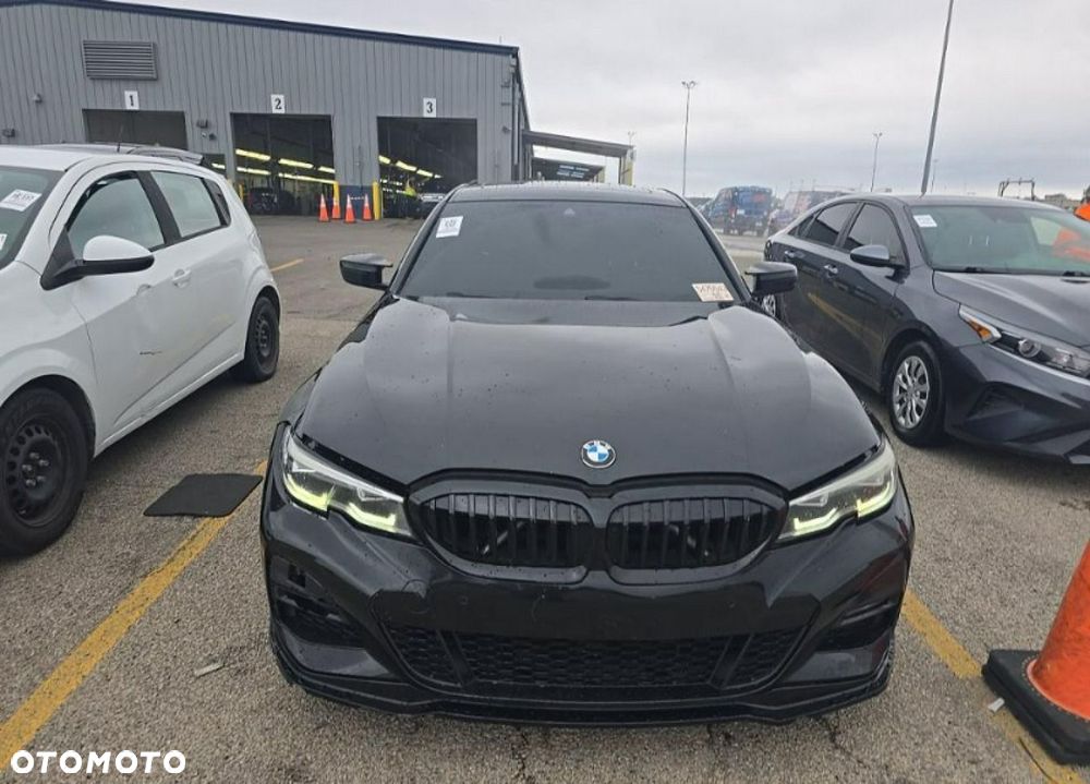 BMW Seria 3 330i M Sport - 2