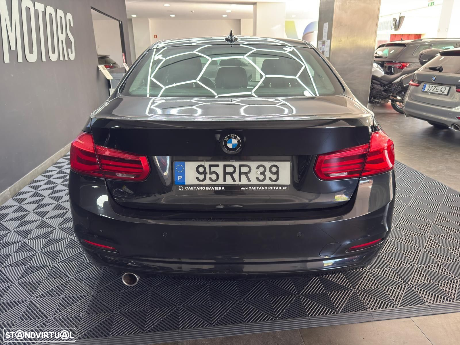 BMW 318 d Line Sport Auto - 11