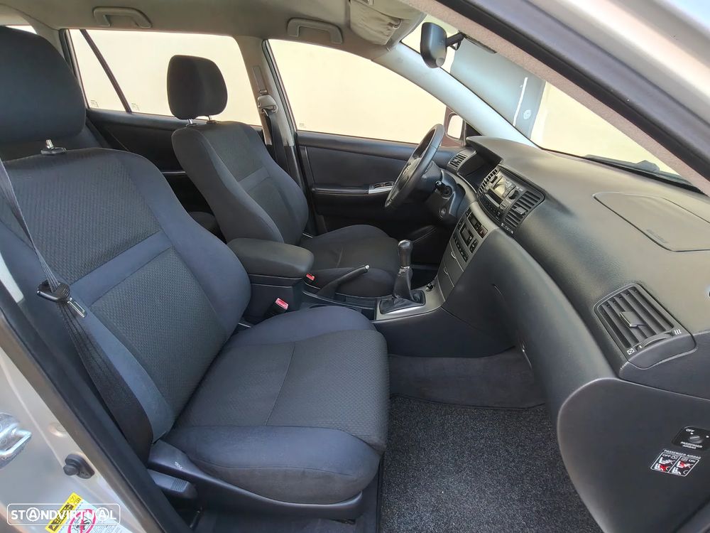 Toyota Corolla SW 1.4 D-4D Sol - 19