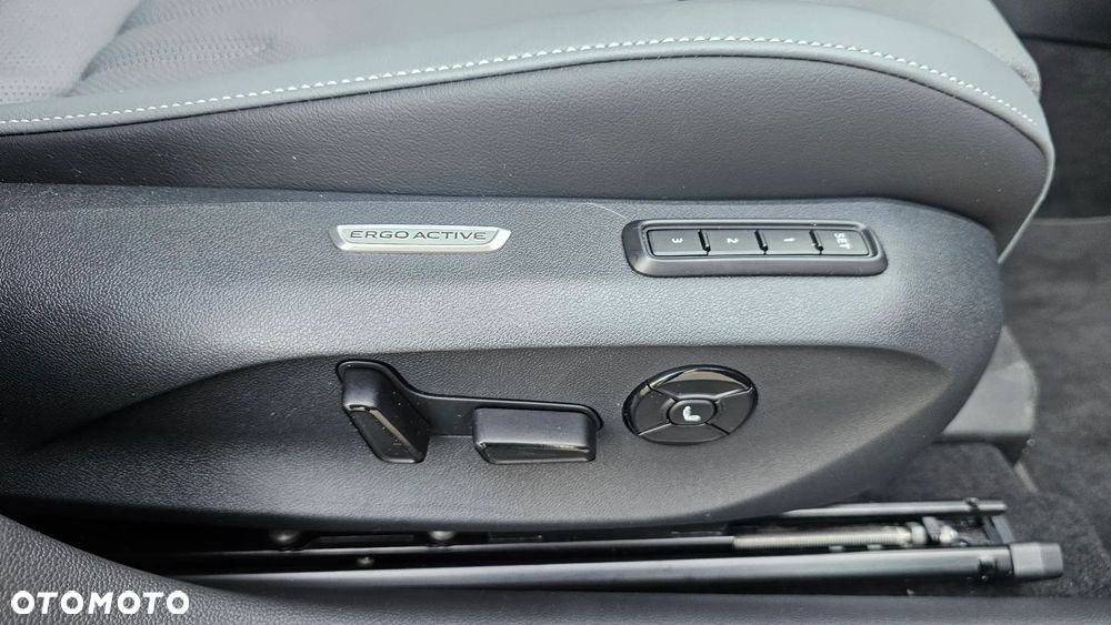 Volkswagen Passat - 32