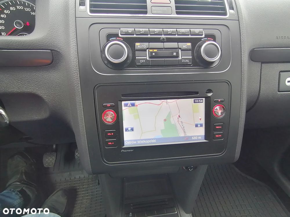 Volkswagen Touran 1.6 TDI DPF Comfortline - 26