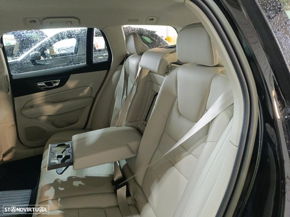 Volvo V60 2.0 T8 AWD TE Core - 8