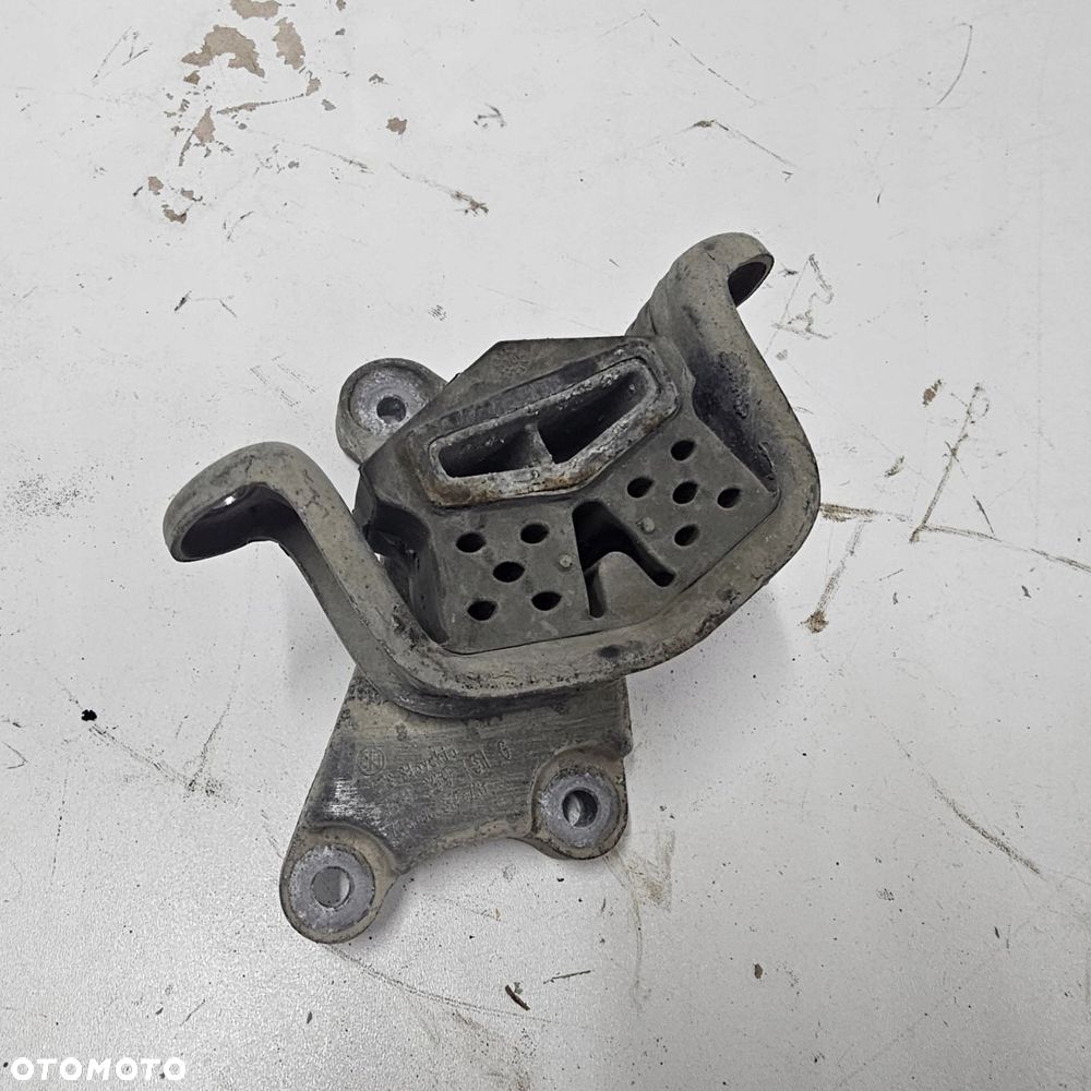 VW T5 1.9 TDI łapa poduszka skrzyni biegów 7H0399151G - 1
