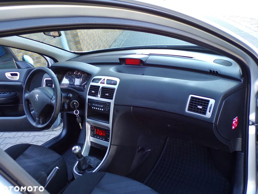 Peugeot 307 HDi SW 110 - 16