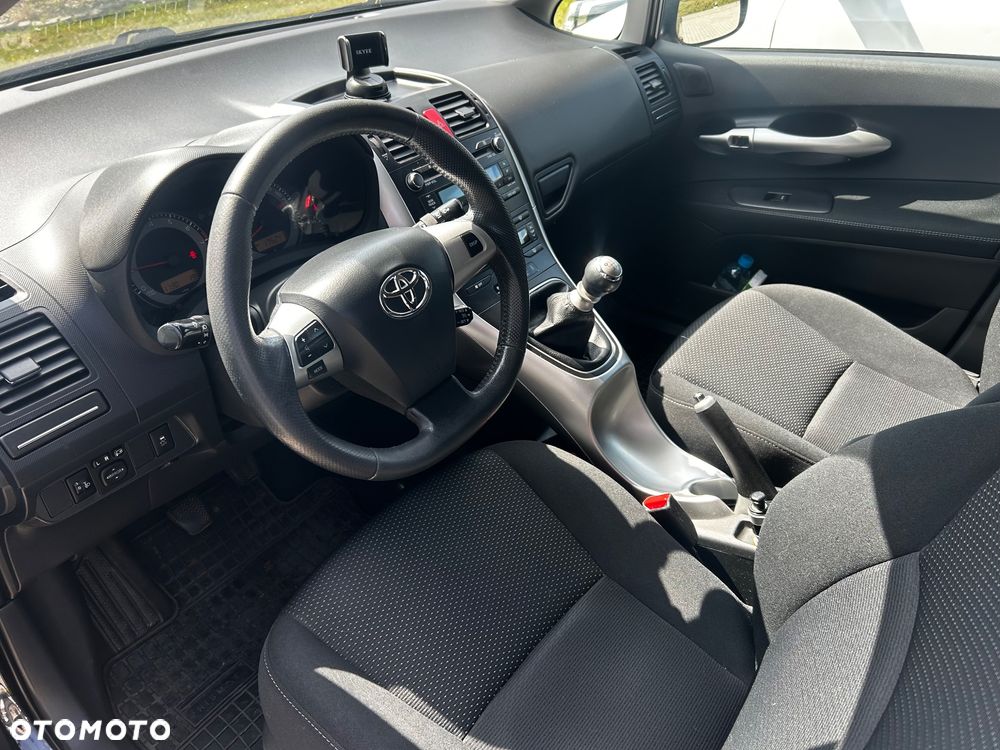 Toyota Auris 1.6 Premium - 11
