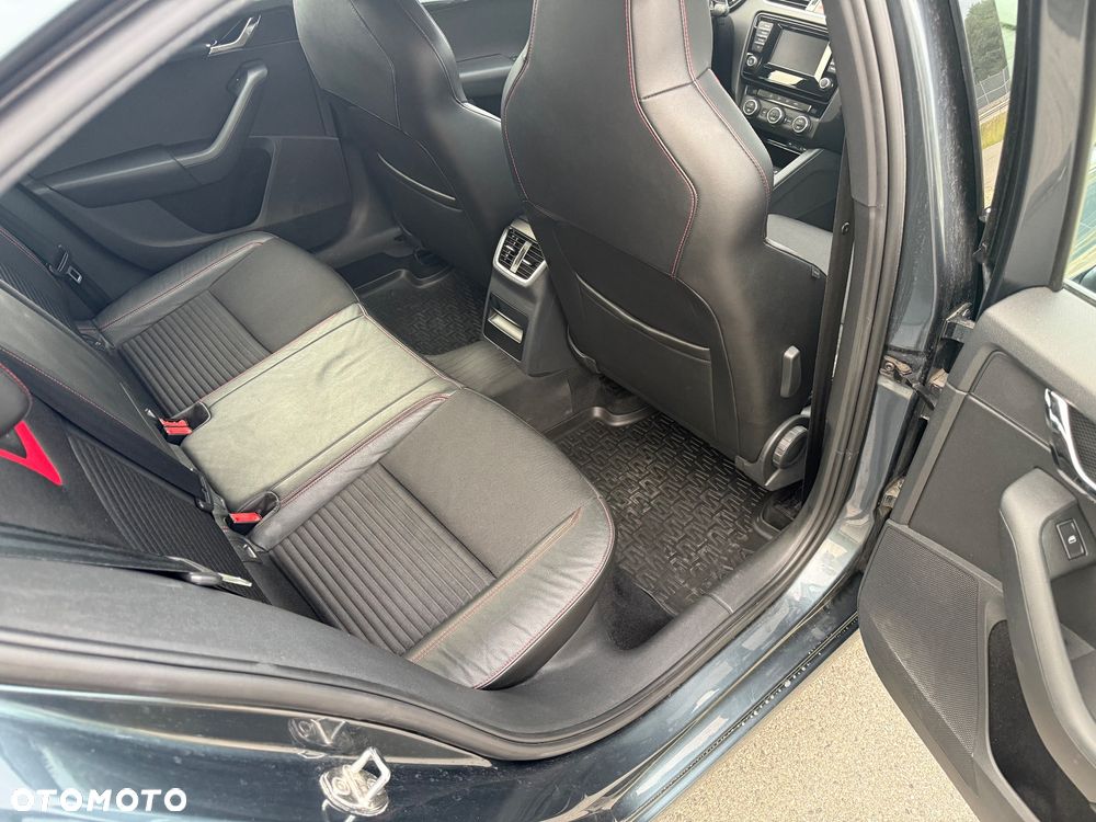 Skoda Octavia 2.0 TDI RS - 20