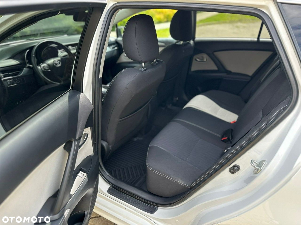 Toyota Avensis Touring Sports 1.8 Edition S+ - 10