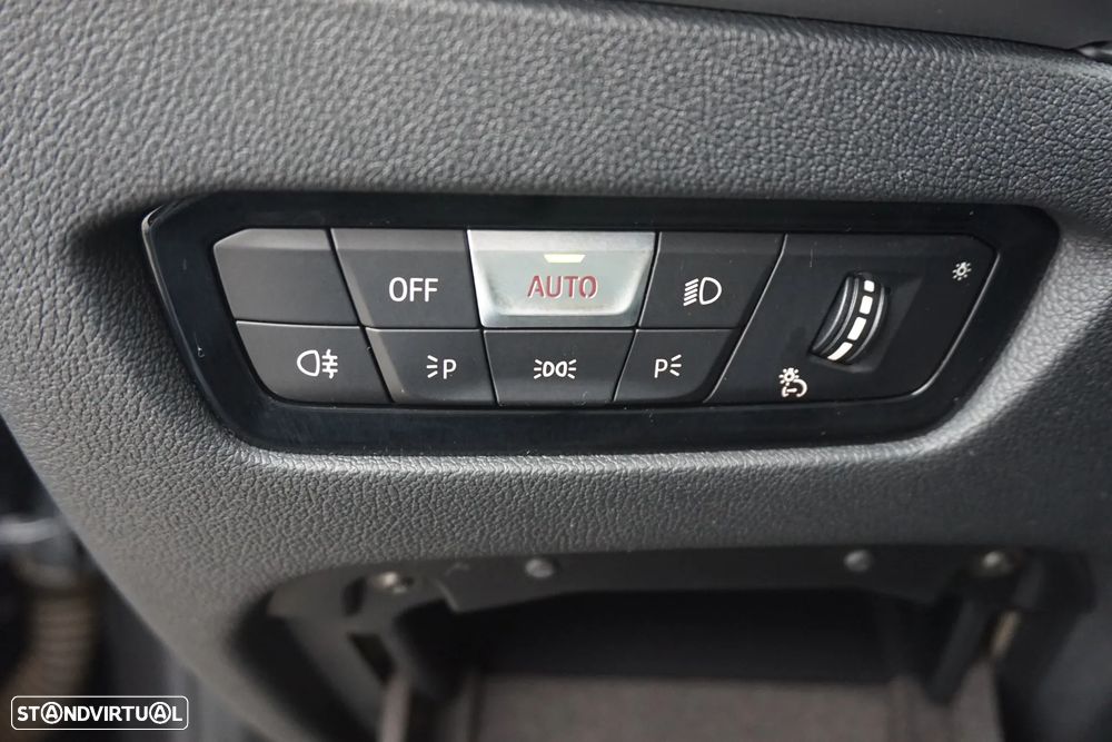 BMW 330 e Corporate Edition Auto - 29