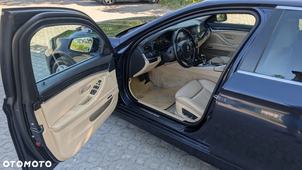 BMW Seria 5 530d xDrive - 10