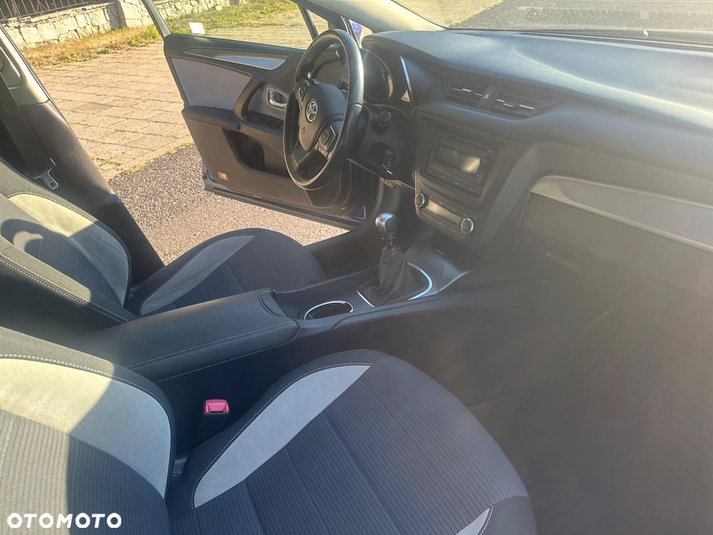 Toyota Avensis 2.0 D-4D Premium - 14