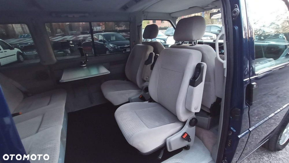 Volkswagen Multivan - 23