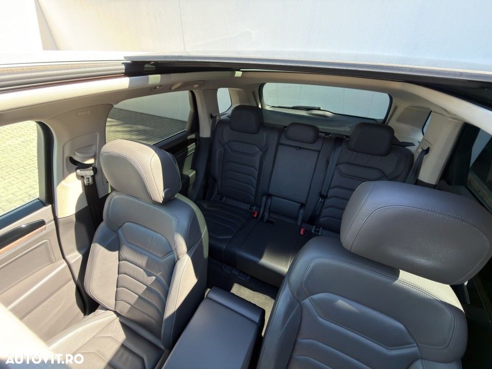 Volkswagen Touareg - 16