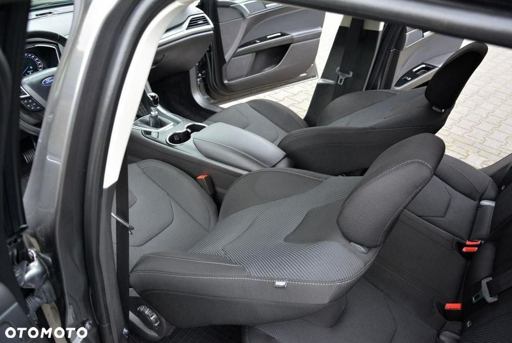 Ford Mondeo - 23