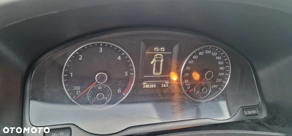 Volkswagen Caravelle - 8