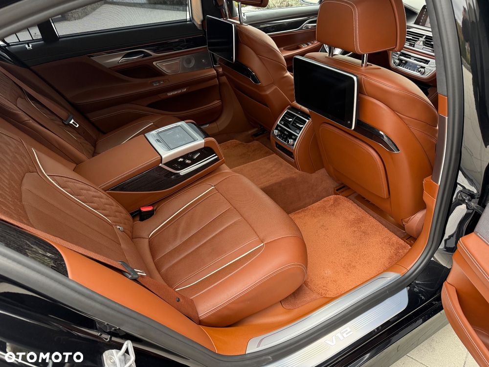 BMW Seria 7 - 39
