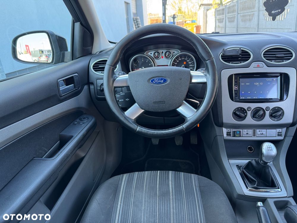 Ford Focus 1.8 Style+ - 31