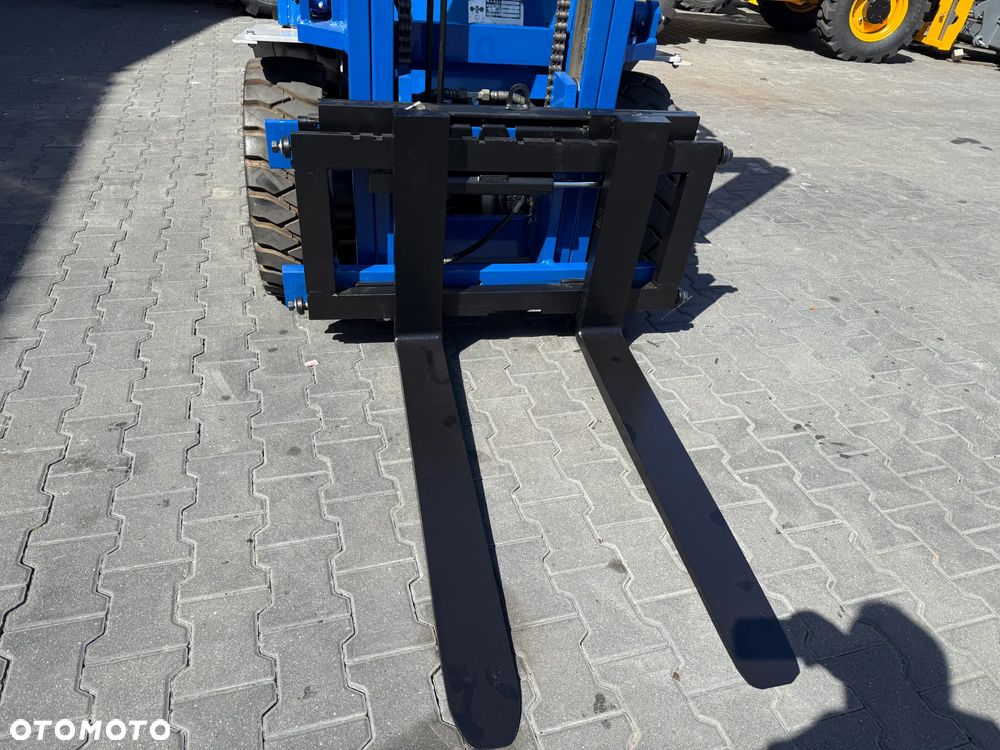 Komatsu FD30T-11E - 11