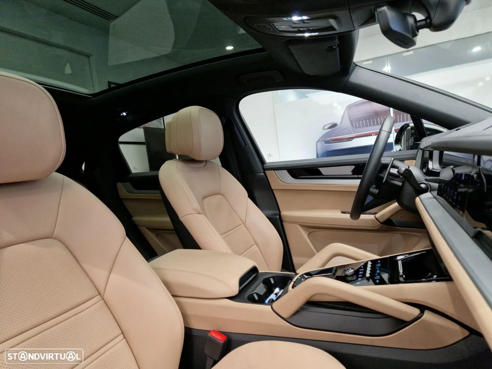 Porsche Cayenne Coupé E-Hybrid - 33