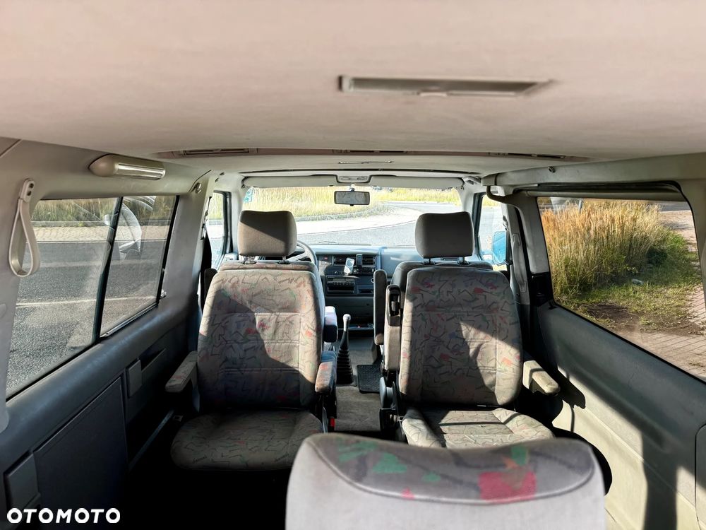 Volkswagen Multivan - 10