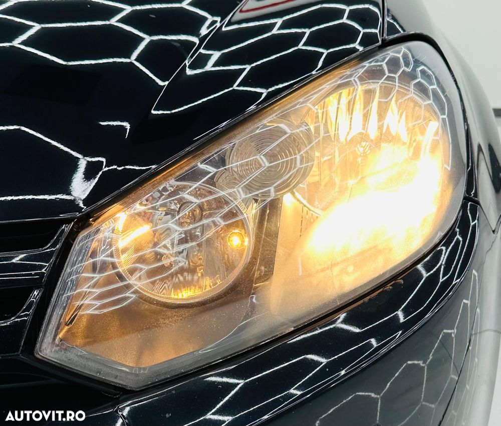 Volkswagen Golf 1.6 TDI DPF BlueMotion - 10